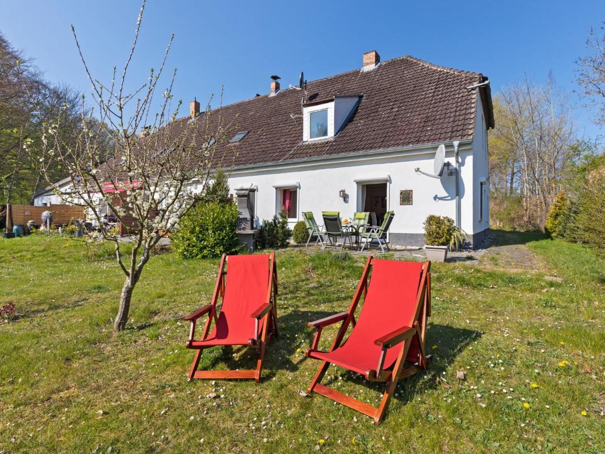 Elegant Apartment With Garden In Gingst Ruang foto