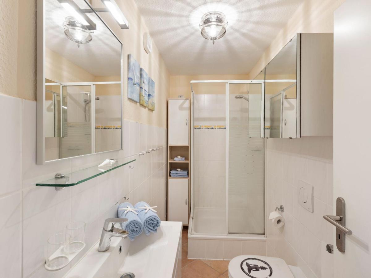 Elegant Apartment With Garden In Gingst Ruang foto