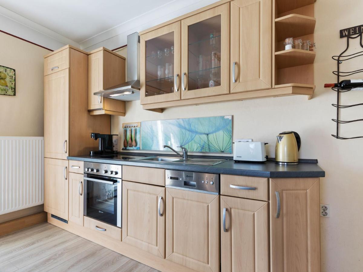 Elegant Apartment With Garden In Gingst Ruang foto